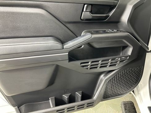 Used 2024 Toyota Tacoma SR image 10