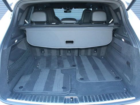 Certified 2023 Porsche Cayenne Platinum Edition AWD/4WD image 12