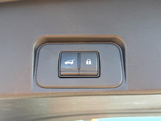 Used 2024 Nissan Rogue SV FWD image 8