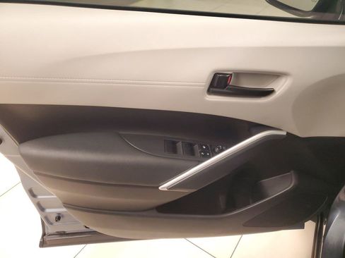 Used 2023 Toyota Corolla Cross L image 17