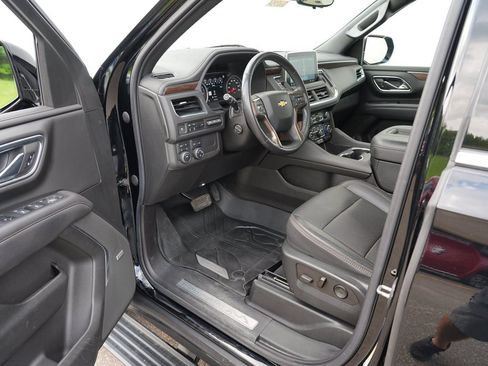 Used 2021 Chevrolet Tahoe High Country w/ Premium Package 2 AWD/4WD image 13