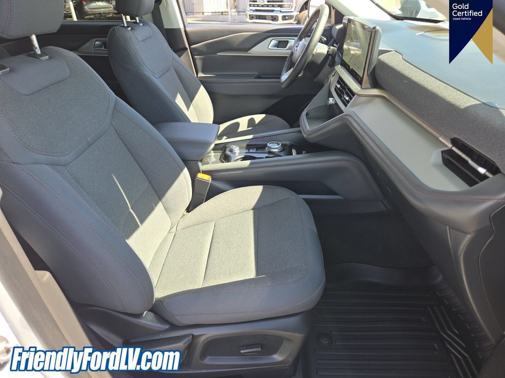 Certified 2025 Ford Explorer Active RWD image 19