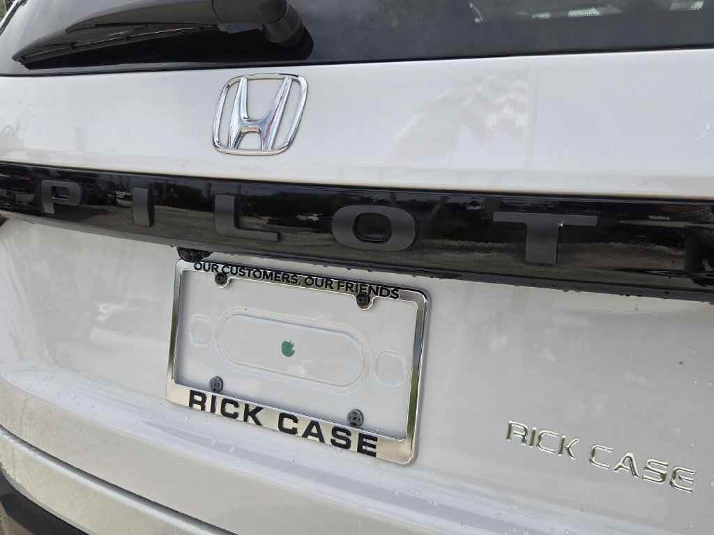 Certified 2025 Honda Pilot Touring image 15