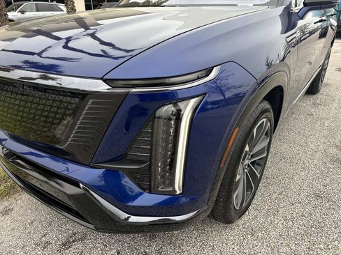 New 2026 Cadillac Vistiq Sport AWD/4WD image 9
