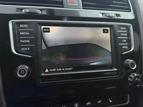 Used 2017 Volkswagen GTI SE FWD image 28
