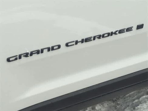 New 2025 Jeep Grand Cherokee L Altitude image 13