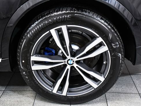 Used 2023 BMW X7 xDrive40i w/ M Sport Package AWD/4WD image 8