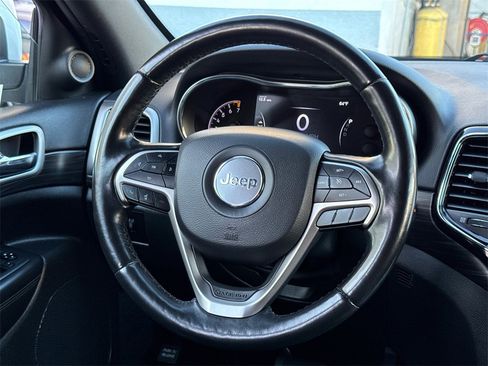 Used 2020 Jeep Grand Cherokee Altitude image 23