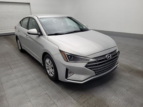 Used 2019 Hyundai Elantra SE w/ Cargo Package FWD image 13