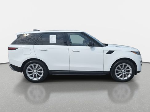 Used 2024 Land Rover Range Rover Sport SE image 4