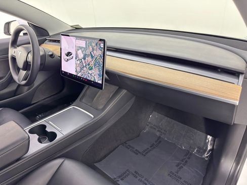 Used 2021 Tesla Model 3 Standard Range image 14