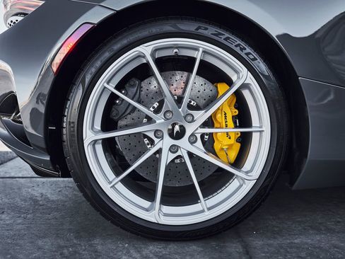 Used 2026 McLaren 750S Spider image 29