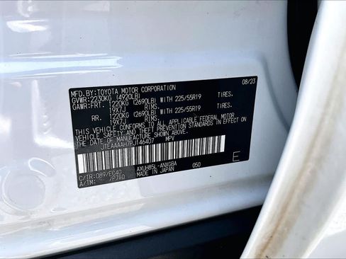 Used 2023 Toyota Venza XLE AWD/4WD image 36