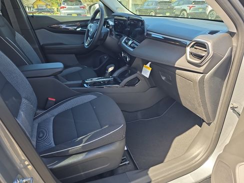 New 2026 Chevrolet TrailBlazer LT w/ Convenience Package AWD/4WD image 17