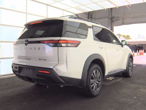 Used 2024 Nissan Pathfinder SV w/ SV Premium Package AWD/4WD image 2