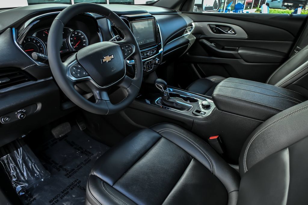 Used 2023 Chevrolet Traverse LT AWD/4WD image 13