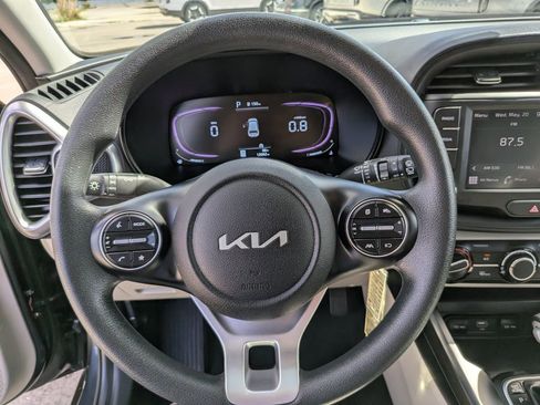 Certified 2025 Kia Soul LX w/ LX Technology Package FWD image 26