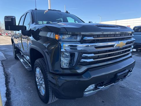 Used 2022 Chevrolet Silverado 3500 High Country w/ Z71 Off-Road Package image 4