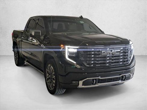 Used 2025 GMC Sierra 1500 Denali Ultimate image 3