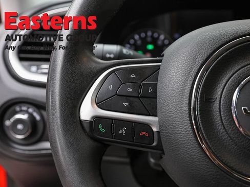 Used 2021 Jeep Renegade Latitude AWD/4WD image 14