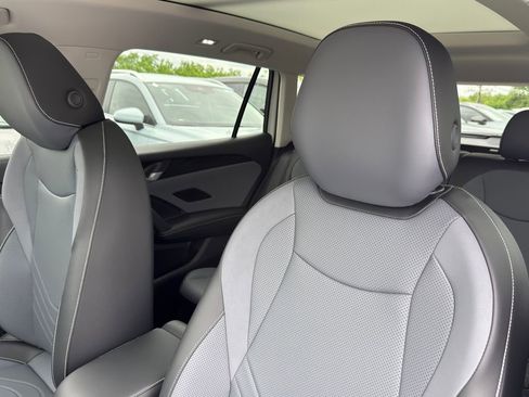New 2026 Volkswagen Tiguan SE FWD image 12