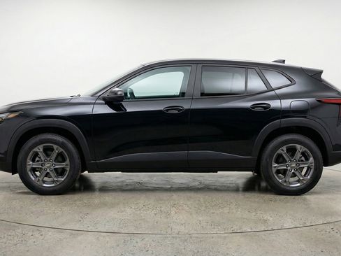 Used 2025 Chevrolet Blazer LT FWD image 5