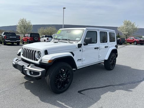 Used 2025 Jeep Wrangler Sahara w/ Safety Group image 3