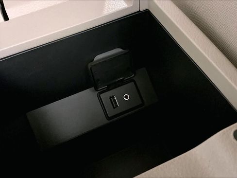 Used 2016 Nissan Sentra S image 29