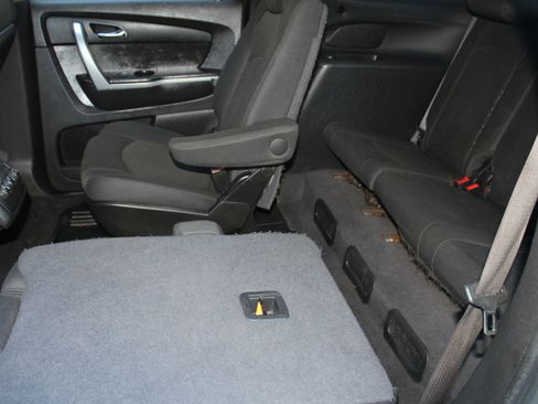 Used 2010 GMC Acadia SLE image 13