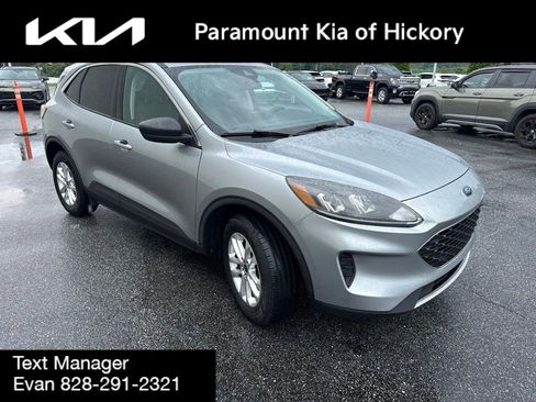 Used 2022 Ford Escape SE w/ Convenience Package AWD/4WD image 3