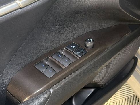 Used 2022 Toyota Camry LE image 21