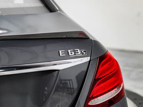 Used 2018 Mercedes-Benz E 63 AMG S image 16