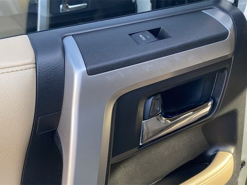 Used 2019 Toyota 4Runner Limited image 13