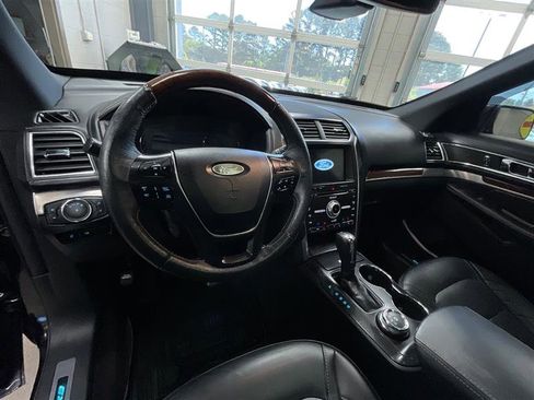 Used 2018 Ford Explorer Platinum AWD/4WD image 12