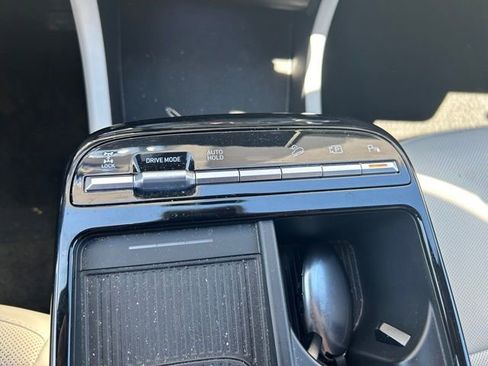 Used 2025 Hyundai Tucson Limited image 26