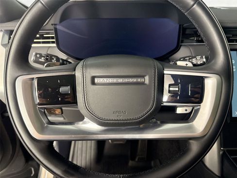 Used 2025 Land Rover Range Rover Long Wheelbase SE AWD/4WD image 16