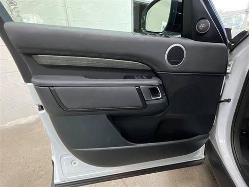 Used 2019 Land Rover Discovery HSE AWD/4WD image 10