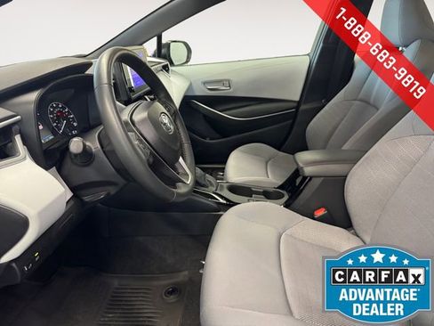 Used 2025 Toyota Corolla SE w/ Convenience Package image 8