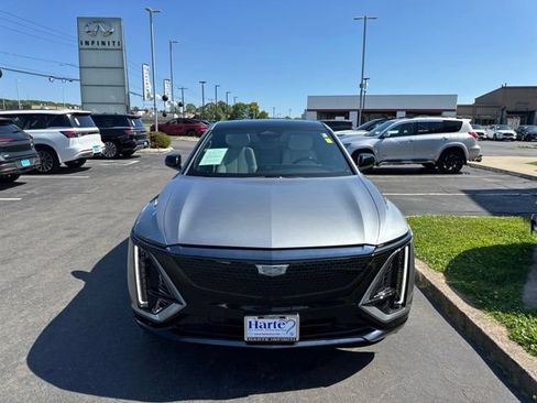 Used 2025 Cadillac Lyriq Sport AWD/4WD image 2