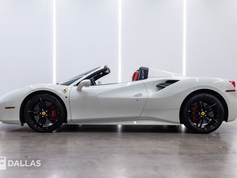 Used 2019 Ferrari 488 Spider RWD image 1