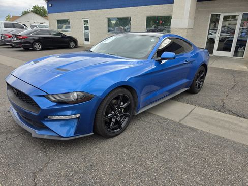 Used 2019 Ford Mustang Coupe w/ Black Accent Package RWD image 3