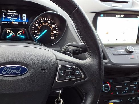 Used 2017 Ford Escape SE w/ Equipment Group 201A image 9