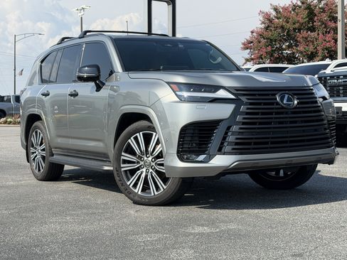 Used 2026 Lexus LX 700h Luxury w/ Appearance Package AWD/4WD image 2
