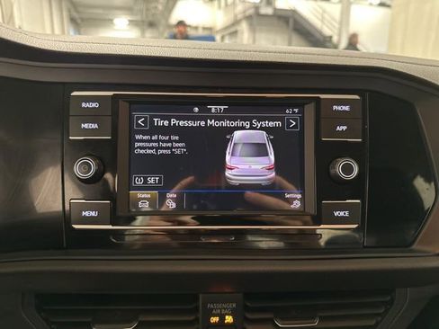 Used 2024 Volkswagen Jetta SE image 24