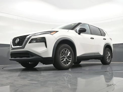 Used 2021 Nissan Rogue S FWD image 23