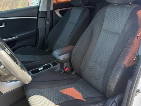 Used 2016 Hyundai Elantra GT FWD image 7
