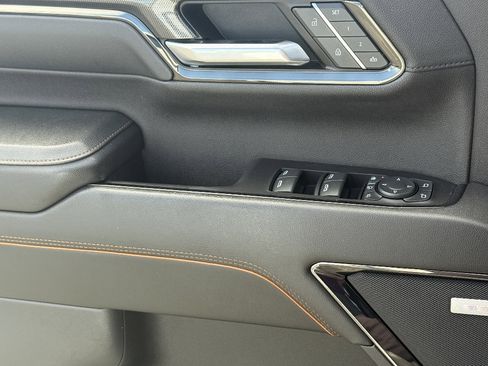 Used 2024 GMC Sierra 2500 AT4 w/ AT4 Premium Plus Package image 19