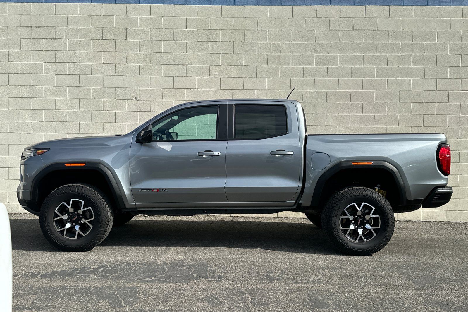 Certified 2024 GMC Canyon AT4X AWD/4WD image 7