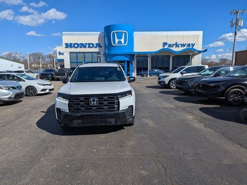 New 2026 Honda Pilot Sport image 8