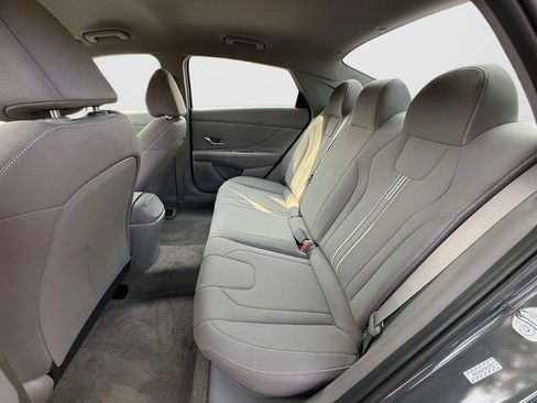 Used 2023 Hyundai Elantra SEL w/ Convenience Package FWD image 10